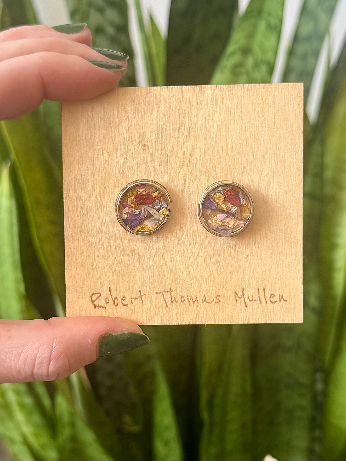 Flowers Under Quartz Studs
