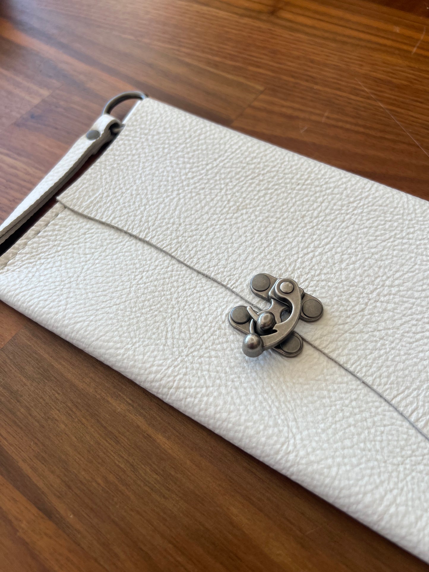 Clasp Wristlet - White
