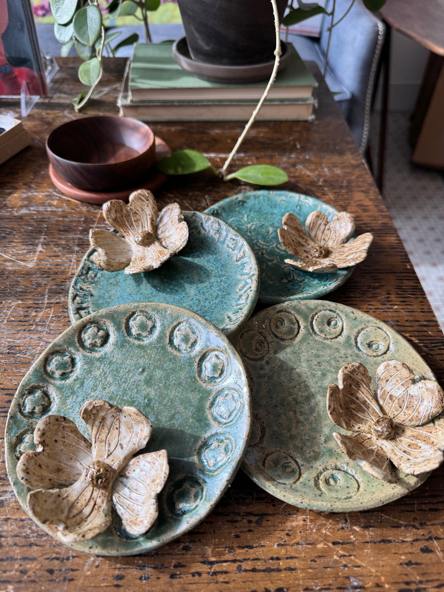 Dogwood Flower Plates - Turquoise