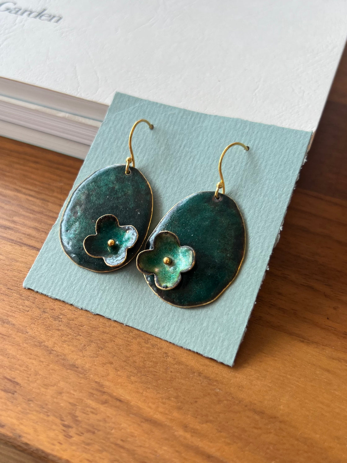 Single Flower Disc Earrings - Emerald