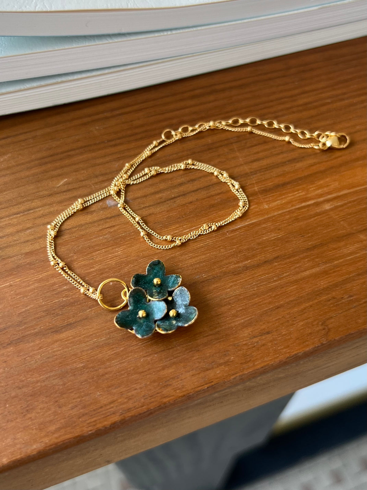 Triple Flower Necklace - Emerald
