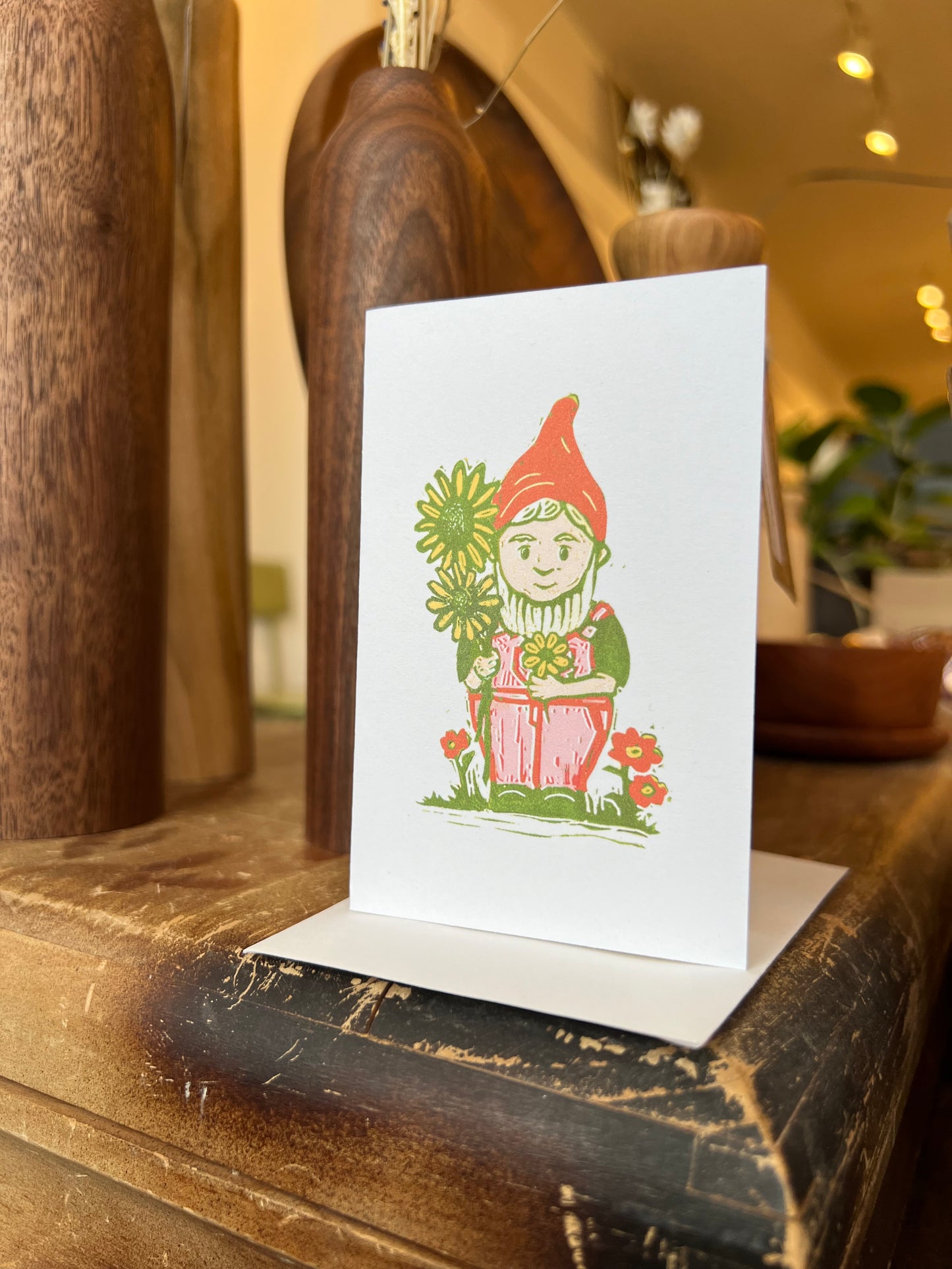 Gnomie Gift Enclosure