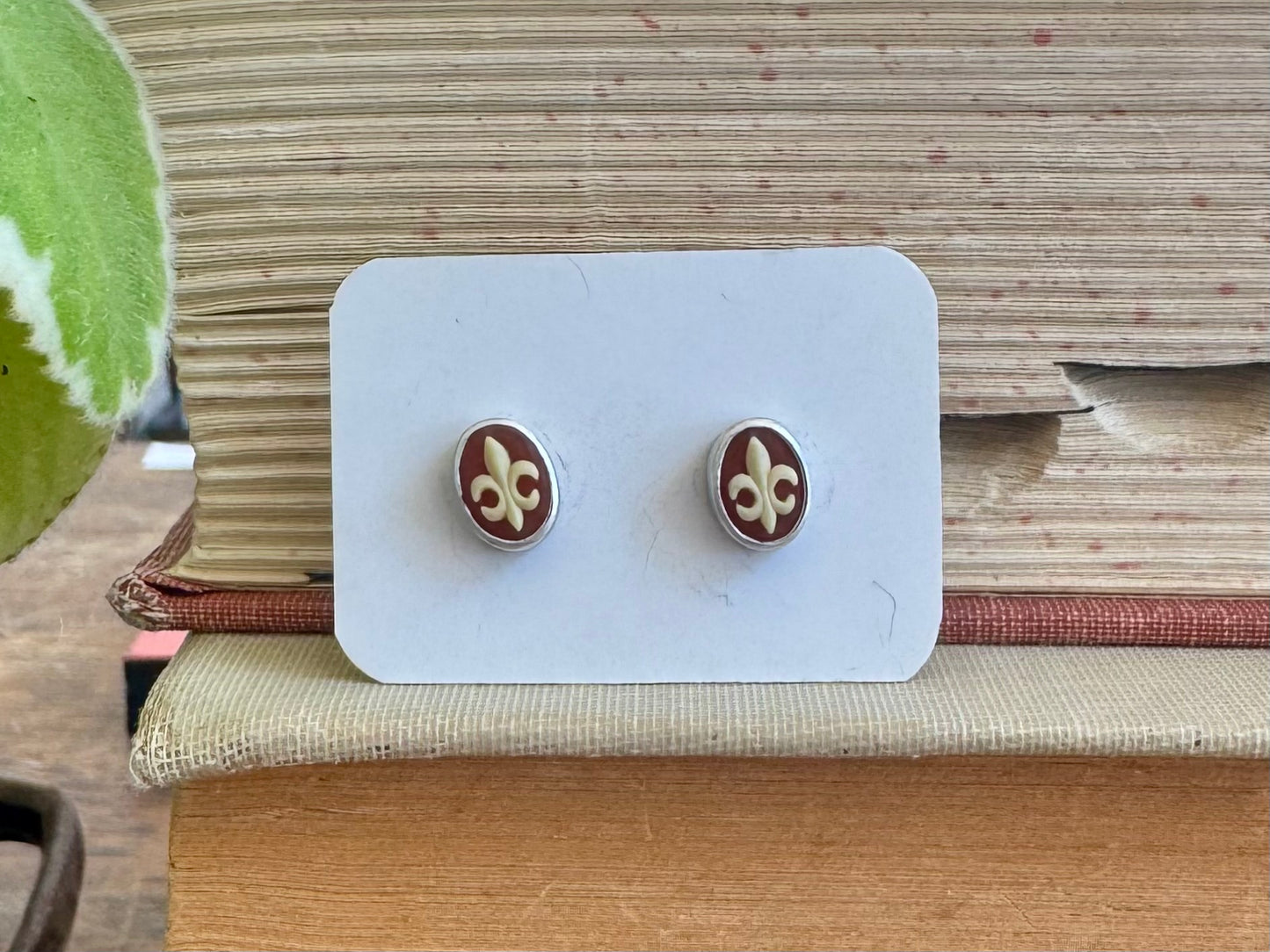 Vintage Fleur de Lis Earrings
