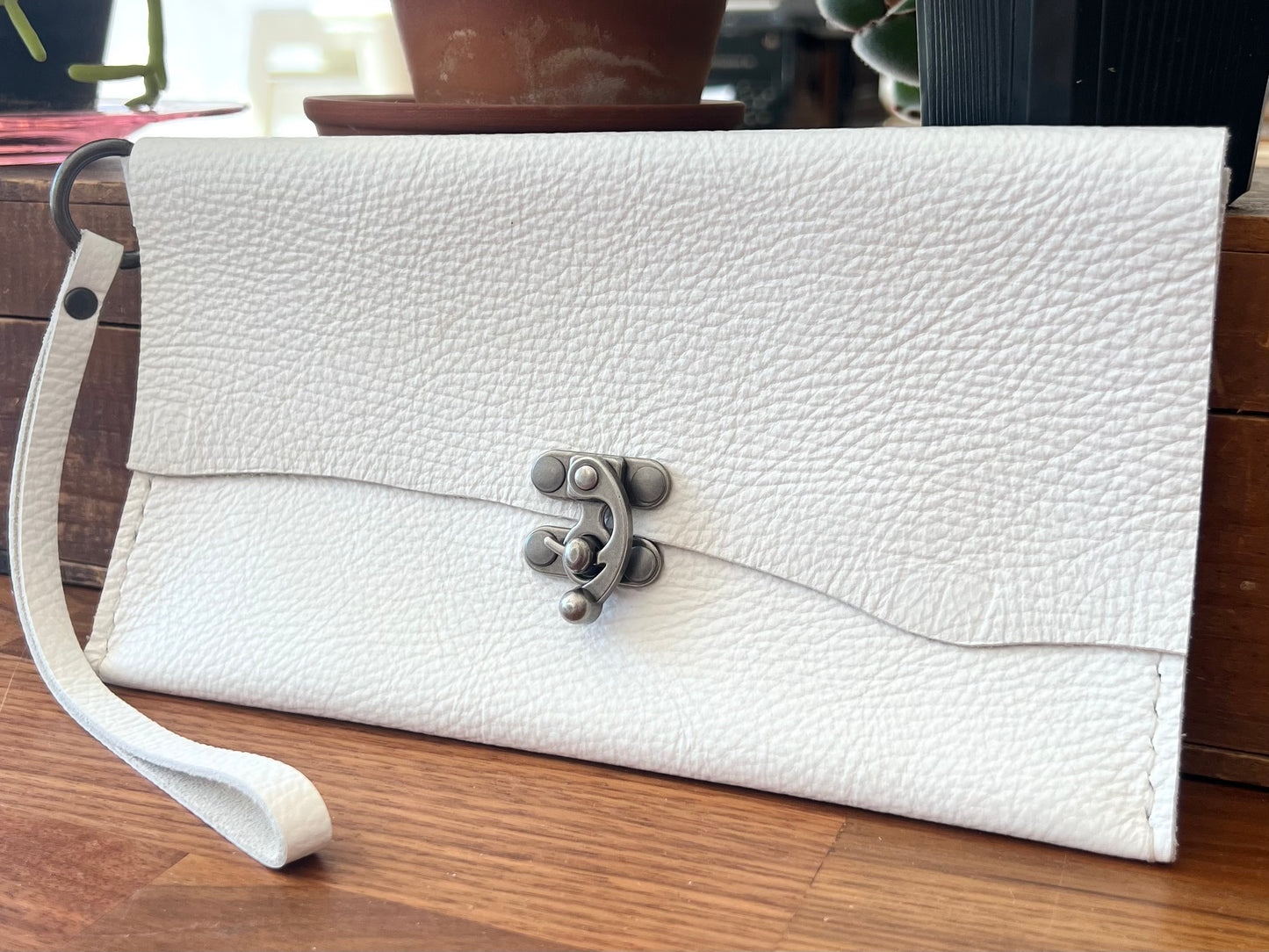 Clasp Wristlet - White