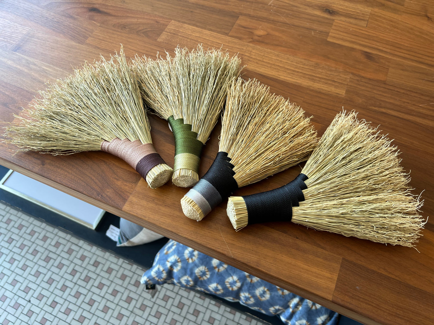 Turkey Wing Handbroom - XS