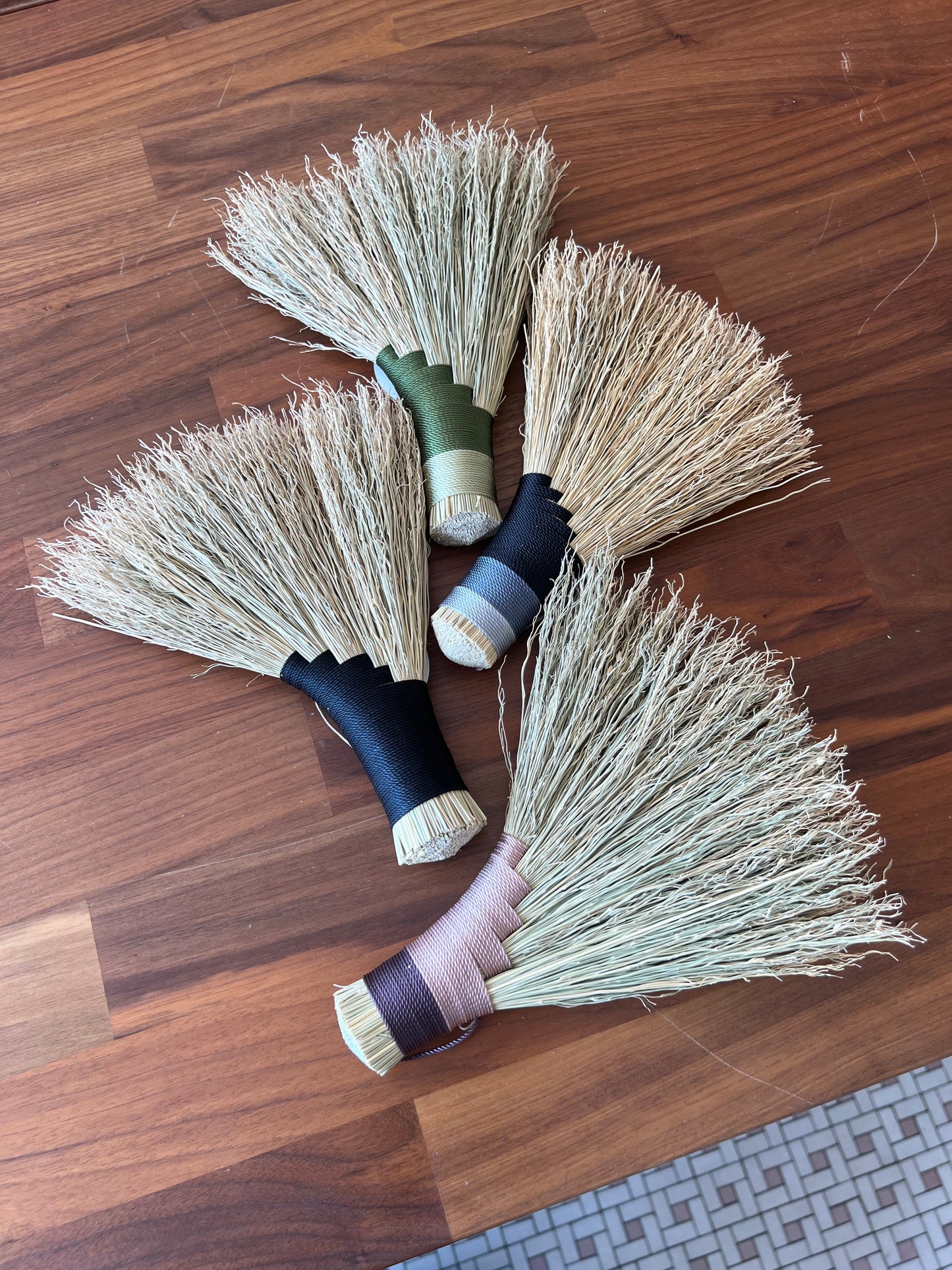 Turkey Wing Handbroom - XS
