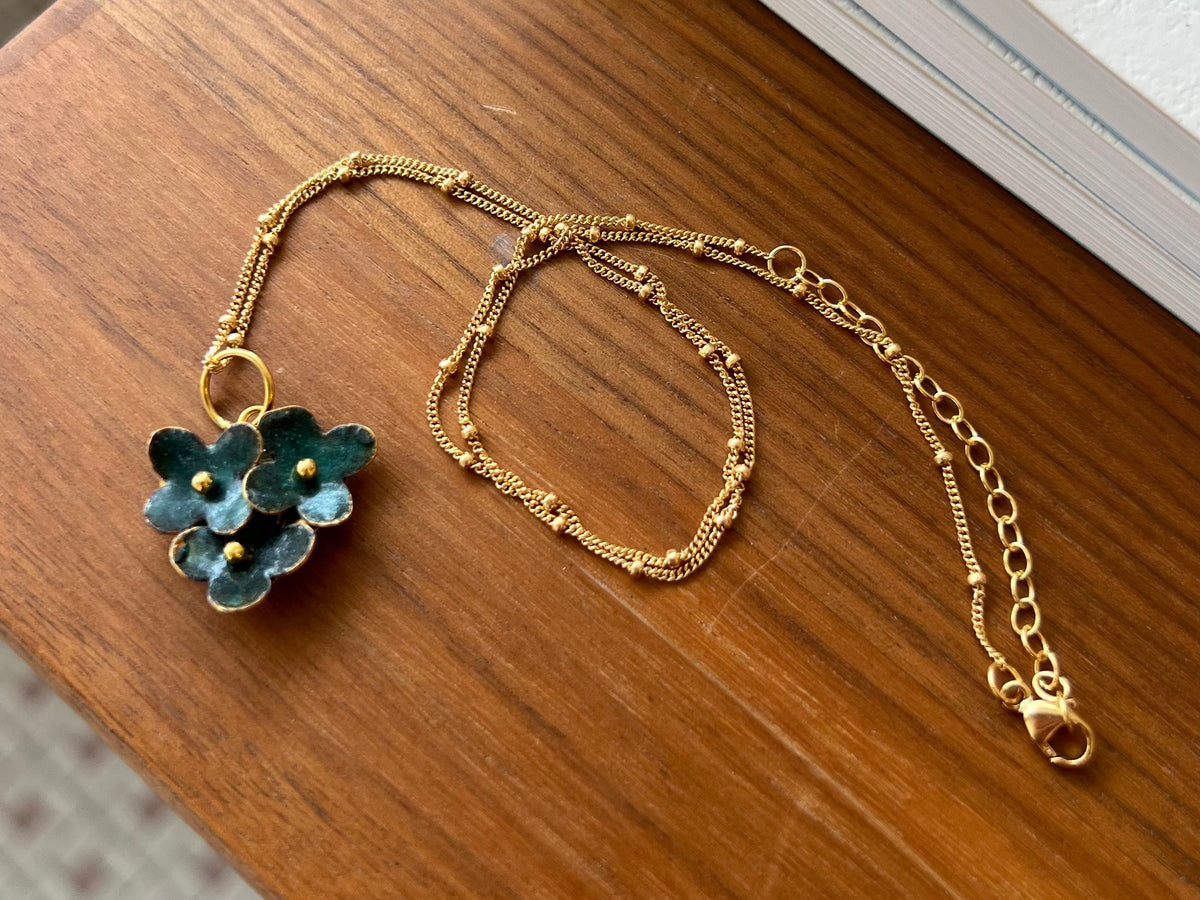 Triple Flower Necklace - Emerald