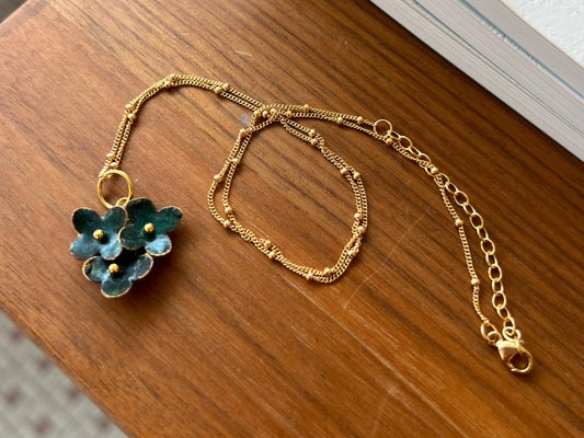 Triple Flower Necklace - Emerald