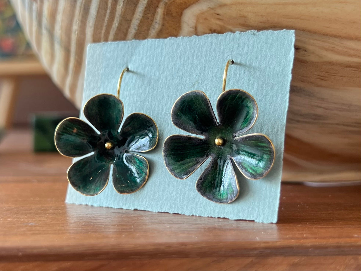 Daisy Earrings - Small Emerald