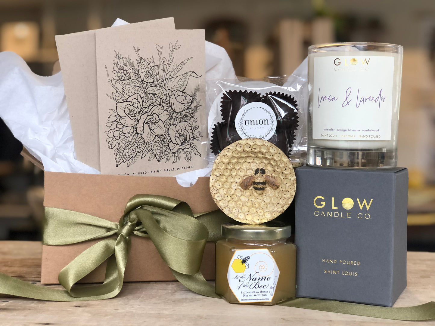 https://stlunionstudio.com/cdn/shop/products/beemyhoneygiftset2.jpg?v=1611692386&width=1445